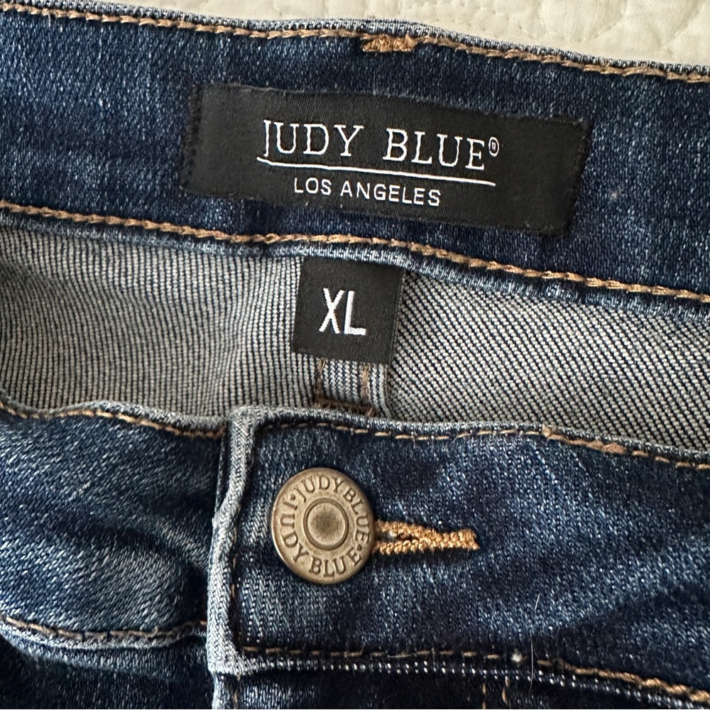 Judy Blue Tummy Control High Waist Vintage Wash Cuffed Shorts Denim Women’s XL - Picture 4 of 13